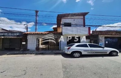 Casa na parangaba, 1 quarto, 1 banheiro, área de serviço, sala de estar e cozinha funcional. vaga pa