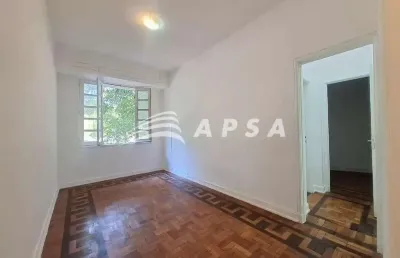 Este apartamento oferece uma excelente oportunidade para quem busca conforto e praticidades urbanas.
