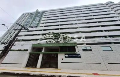 Apartamento mobiliado na ponta verde! pronto para morar, com ótima ventilação e iluminação natural.