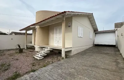 Casa no bairro liri - com muito espaço - agende uma visita e venha conhecer