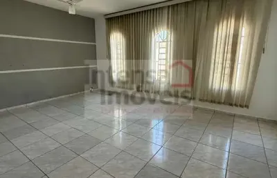 Casa com 3 quartos à venda na Rua Júlio Prestes de Albuquerque, 176, Jardim do Sol, Taubaté