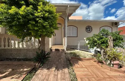 Casa com 4 quartos à venda na rua olegário da silva ramos, 366, capoeiras, florianópolis por r$ 900.000