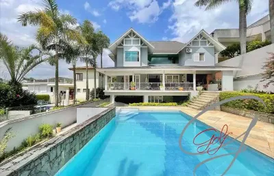 Casa a venda em cotia-sp, integrada e com ótimo acabamento.