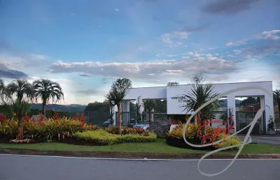 Casa em condomínio fechado com 3 quartos à venda na alameda mário lago, 320, moinho velho, cotia, 271 m2 por r$ 2.100.000