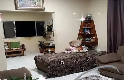 Ótimo sobrado de 300m² c/5 dormitórios (1 suíte) em vitápolis - itapevi-sp., c/ sala, coz, banheiros, varanda gourmet e garagem p/ 1 carro e 3 motos.