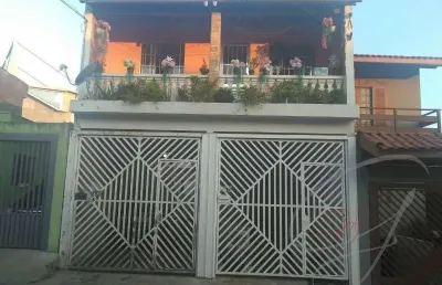 Casa a venda, vila yara, osasco, r$ 1.500.000,00, ótimo imóvel para renda, casa principal com 4 cômodos e mais 4 casas no imóvel, e mais 3 garagens.