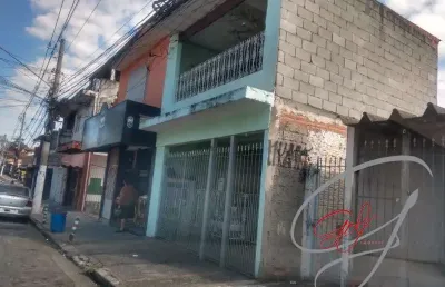 Casa  assobradada 3 dormitórios, 2 banheiros, salão, cozinha 2 ambientes, sala, área de serviço, garagem para 2 carros coberta, 134,60m2 construído, 153,50 terreno.  venda veloso, osasco