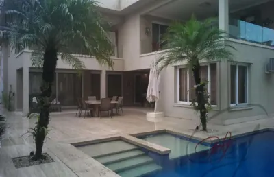 Vendo casa de condomínio no tamboré 2, com acabamento impecável, com amplos ambientes. alphaville