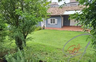 Casa térrea desocupada  em cond. fechado na vila são francisco, para venda.