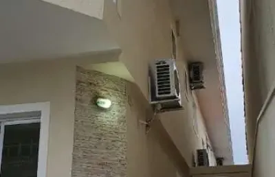 Imperdível casa à venda em osasco-sp, na vila yara: 3 quartos, 2 suítes, 2 salas, 4 banheiros, 6 vagas de garagem e 300m².