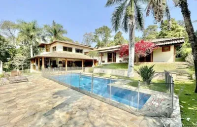 Casa residencial para venda granja viana, carapicuíba 4 dormitórios sendo 4 suítes, 3 salas, 6 banheiros, 6 vagas 540,00 m² construída, 2.534,50 m² terreno