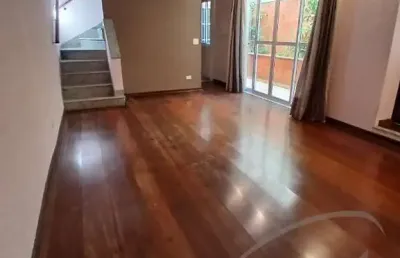 Linda casa , ótima localização!150 metros com 4 quartos,sala , cozinha , 2 vagas na vila são francisco