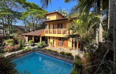 Casa residencial para venda são paulo ii, cotia 4 dormitórios sendo 1 suíte, 3 salas, 4 banheiros, 4 vagas 481,54 m² construída, 485,74 m² terreno