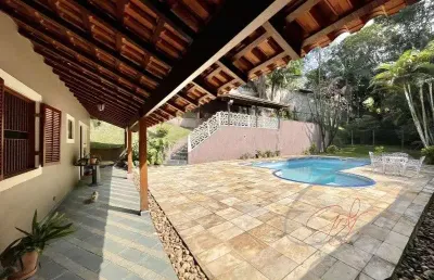 Casa residencial para venda granja viana, carapicuíba 3 dormitórios sendo 3 suítes, 3 salas, 3 banheiros, 8 vagas 412,21 m² construída, 1.439,74 m² terreno