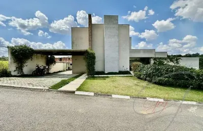 Casa residencial para venda e locação granja viana, jandira 4 dormitórios sendo 4 suítes, 3 salas, 5 banheiros, 6 vagas 408,73 m² construída, 623,58 m² terreno