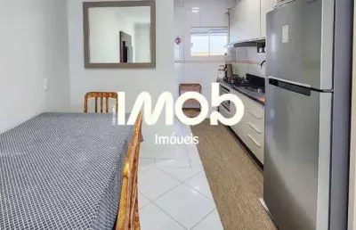 Apartamento semimobiliado com 3 quartos, barra do rio cerro