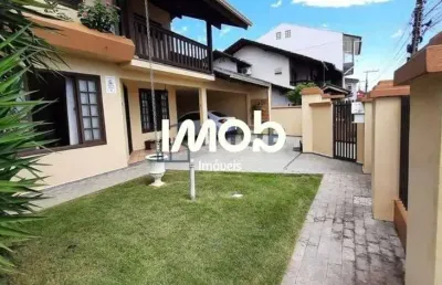 Casa com 4 quartos à venda no Água Verde, Jaraguá do Sul 
