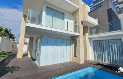 Sobrado triplex de alto padrão mobiliado e decorado na quadra mar – balneário piçarras/sc