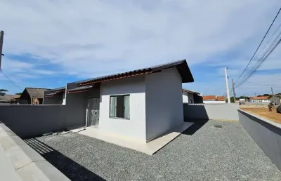 Casa 2 dormitórios na quinta dos açorianos - barra velha/sc