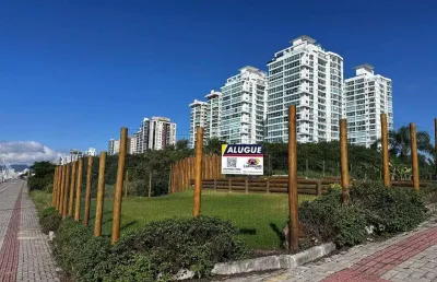Excelente terreno frente mar disponível para locação anual r$ 12.000,00/mês - itacolomi, balneário pilarras/sc
