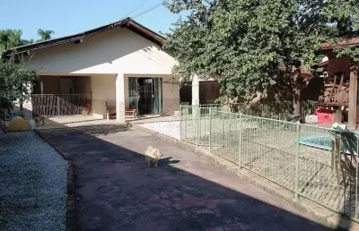 Casa com 2 dormitórios à venda, 175 m² por r$ 750.000,00 - centro - balneário piçarras/sc