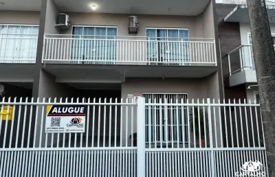 Sobrado semi-mobiliado com 3 dormitórios – locação anual no bairro itajuba, barra velha