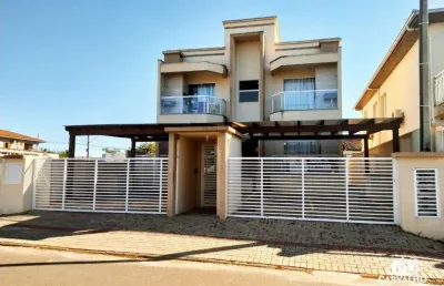 Apartamento com quintal e churrasqueira – jardim icaraí, barra velha
