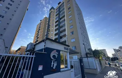Apartamento mobiliado com 2 dormitórios e sacada com churrasqueira para locação anual no centro de balneário piçarras