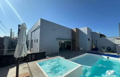 Casa mobiliada de esquina com 2 suítes e piscina no bairro itajuba em barra velha