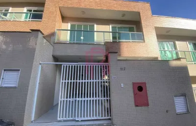 Sobrado semi-mobiliado para locação em condomínio fechado