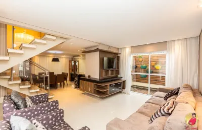 Sobrado triplex em condomínio para venda com 210 metros quadrados com 4 quartos