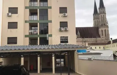 Apartamento de 02 dormitórios perto da catedral no centro de santa cruz do sul.r