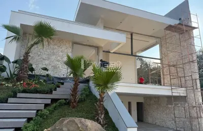Casa a venda em condomínio fechado em santa cruz do sul!