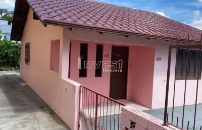Casa desocupada com amplo pátio no bairro independência em santa cruz do sul