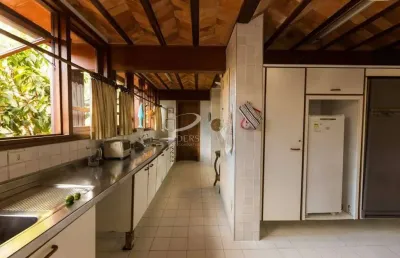 Sobrado à venda 4 suites - 8 vagas, ao lado do guarujá golf club em balneário praia do pernambuco, g