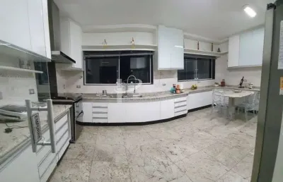 Sobrado à venda com 437m² de área útil, 03 suítes, piscina e 03 vagas de garagem , jardim têxtil, sã