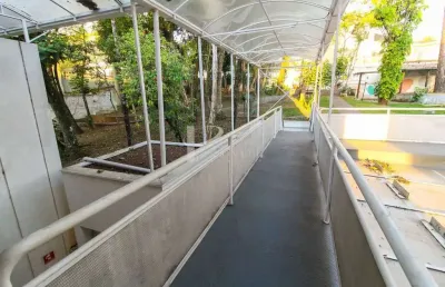 Prédio comercial 1100 m2 de terreno 450 m2 ac 2 pisos 5 vagas