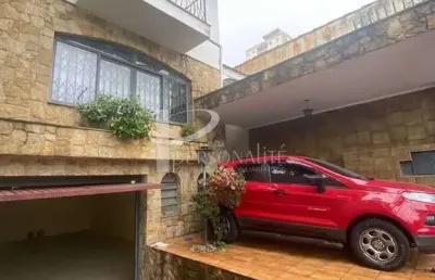 Sobrado para locação no tatuapé 4 dormitórios incluindo 1 suíte edícula com banheiro. 5 vagas de garagem