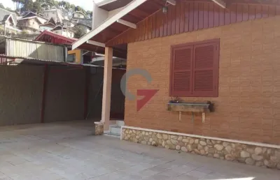 Casa com 4 quartos à venda no jardim márcia, campos do jordão  por r$ 691.000