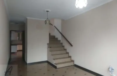 Casa com 3 quartos para alugar na Rua Guaraja, Vila Mazzei, São Paulo