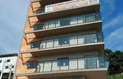 Apartamento quarto e sala com sacada e elevador a 700m da ufjf pelo pórtico do bairro são pedro. oportunidade para investir ou morar!.