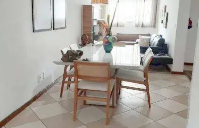 Casa triplex com 5 quartos, 2 suítes, área gourmet e quintal. em local plano e na melhor localização do alto dos passos com tudo próximo!