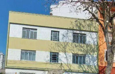 Apartamento 2 quartos reformado em localização privilegiada próxima à praça do santa helena. amplo, arejado e ambientes com bastante claridade.