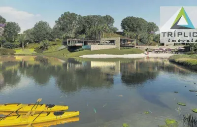 Terreno em condomínio clube com prainha, quadra de areia, academia, sauna, lagos e mais itens de lazer em meio a natureza. maravilhosa vista!