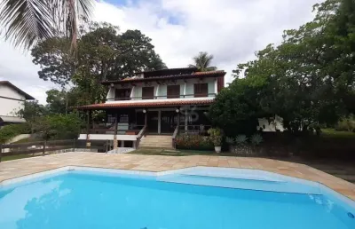 Linda casa no melhor condomínio de maria paula, 4 quartos, 1 suíte. terreno amplo, piscina, sauna, churrasqueira  e academia.