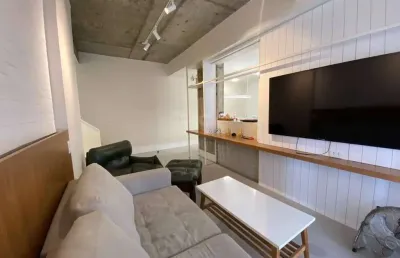 Cobertura duplex com 3 quartos, 1 suíte, toda reformada, piscina e churrasqueira, 1 vaga