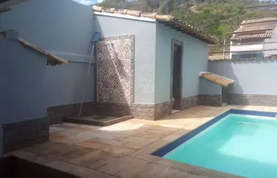 Casa duplex de 6 quartos, 5 suítes, reformada, próximo à camboinhas.