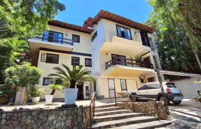 Casa no melhor condomínio da região oceânica, vale de itaipú, 4 quartos, piscina e sauna.