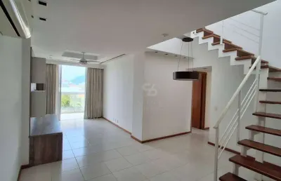 Cobertura duplex de 3 quartos, 1 suíte, vista mar, toda montada, vazia, piscina e churrasqueira, 2 vagas.