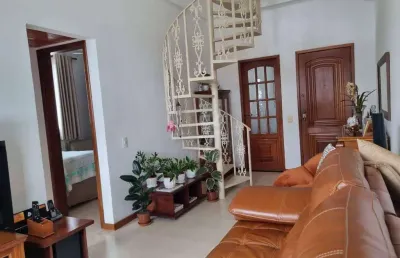 Cobertura duplex com 2 quartos no jardim icaraí, sol manhã, piscina e 2 vagas marcadas.